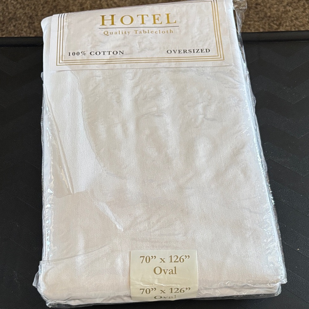 Oversized Hotel Quality White Oval Tablecloth NWT